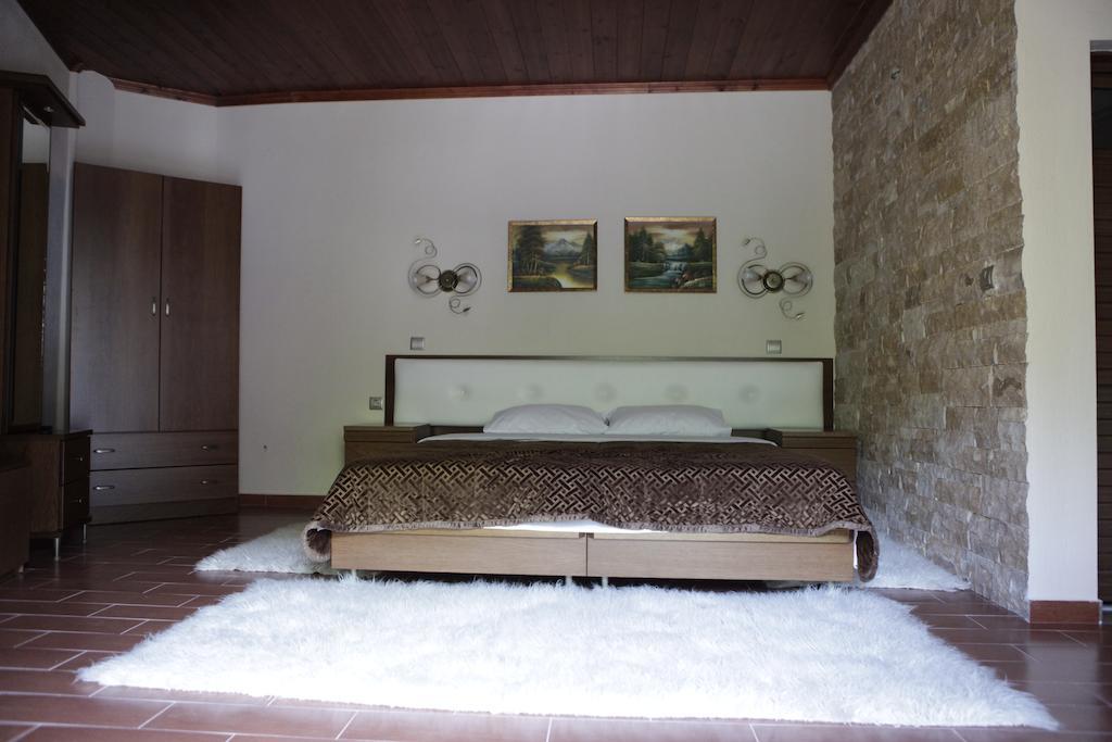 Ferienwohnung Xenonas Platia Káto Loutrákion Exterior foto